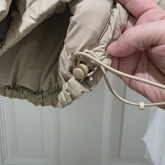 Lululemon Women's Wunder Puff Cropped Vest Trench Size 2 - Picture 5 of 9